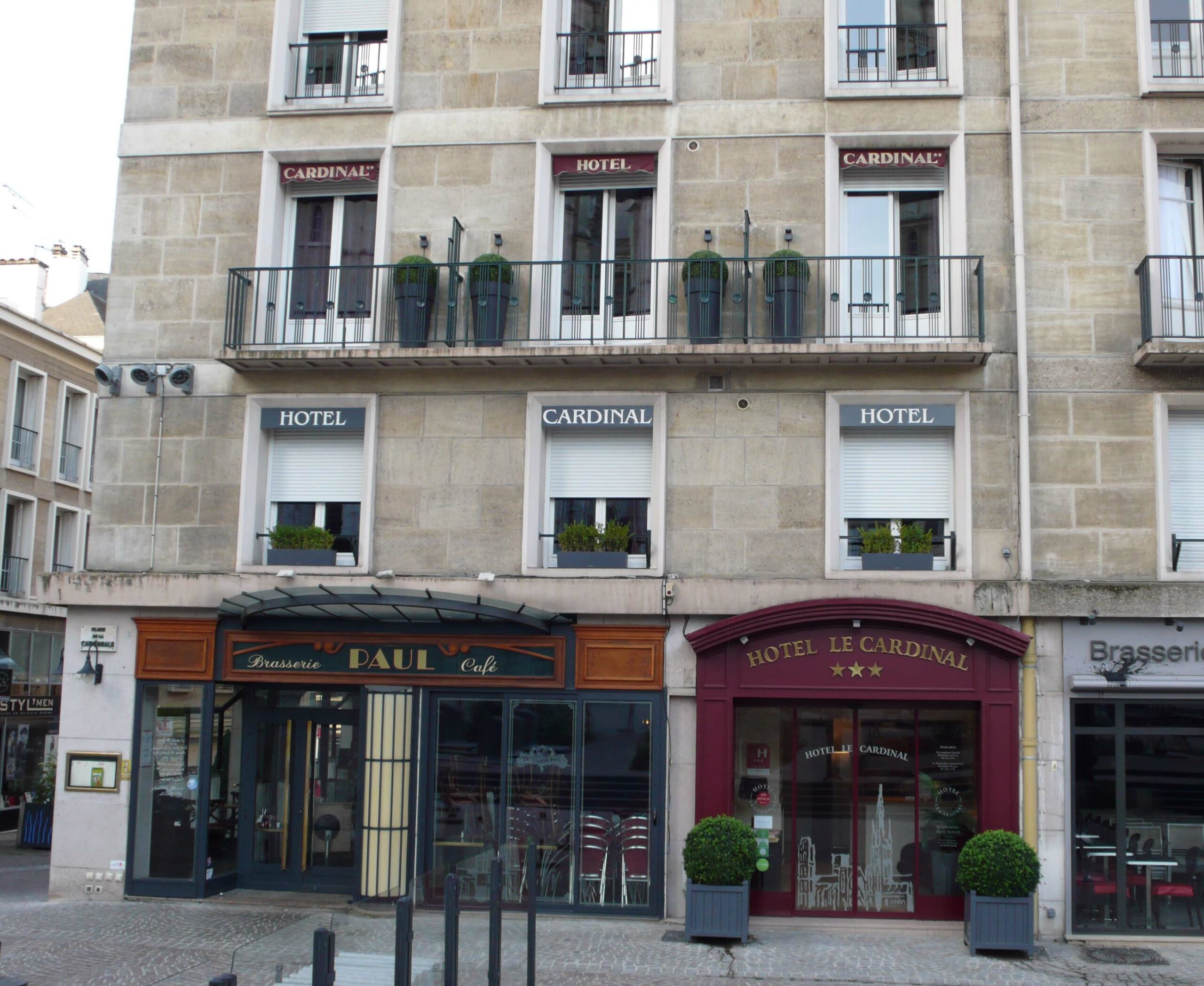 Hotel-le-cardinal_facade_large